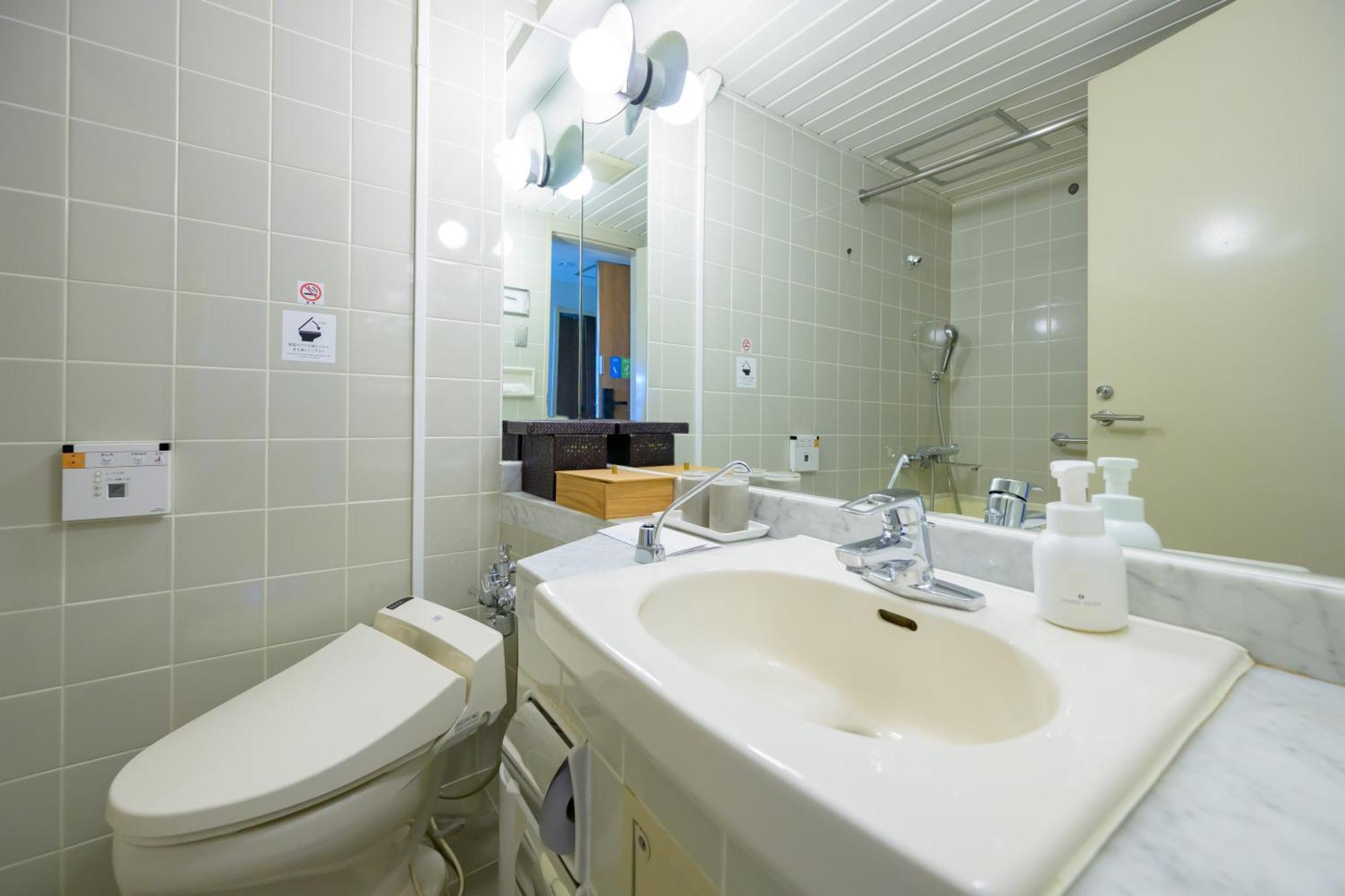 Toba International Hotel Room photo